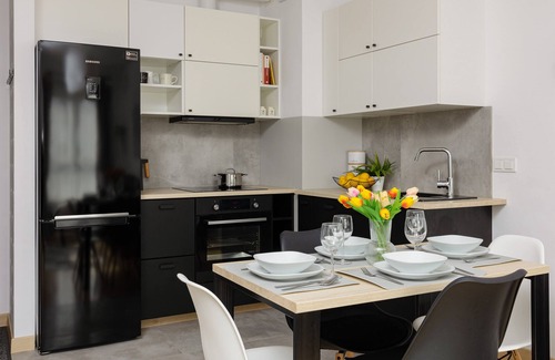 Targowek Apartamento | Warsaw Glebocka Apartment by Renters