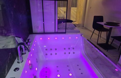 Mirow Apartamento | WARSZAWA CHMIELNA PRESTIGE HOME SPA APARTMENTS with Jacuzzi in the Heart of the City