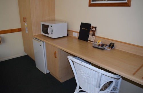 Warwick Hotel | Warwick Vines Motel