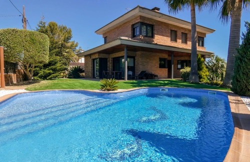 Canyelles Villa | Washingtonia Villa near Sitges