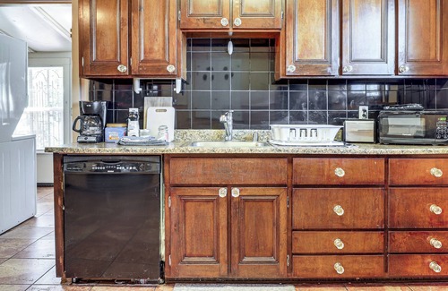 Clearlake Casa | Watefront Getaway w/Mtn Views & Dock in Clearlake