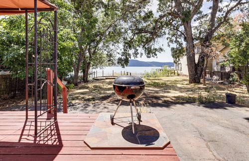 Clearlake Casa | Watefront Getaway w/Mtn Views & Dock in Clearlake