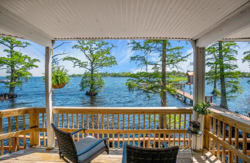 Elizabeth City Apartamento | Water Front Condo with Boat Slip: The Dock House