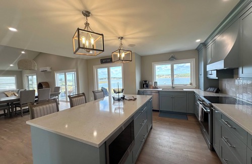 Clinton Casa | Water Front Cottage On The Sou'West River, Close To Amazing Beaches and Golfing