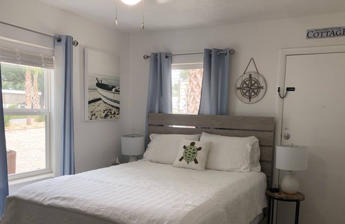 Parker Cabaña | Water front cottage on East St Andrews Bay private boat dock with slips