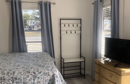 Parker Cabaña | Water front cottage on East St Andrews Bay private boat dock with slips