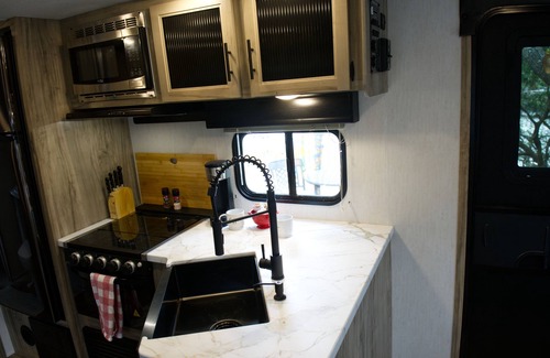 Girvin Casa | Water Front * Deep Water Dock * Fishing * Spectacular Views * RV Experience