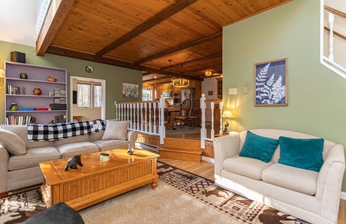 Pocono Lake Cabina | Water Front Lodge Hot Tube Fire pit