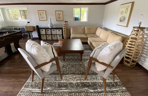 Portlock Casa | Water front oasis with pool and outdoor lounge/BBQ