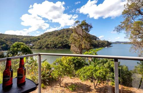 Horsfield Bay Casa | Water-Front Wonder Near Woy Woy