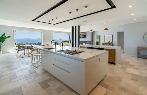 The Mesa Casa | Water's Edge - Modern Cliffside Luxury in Santa Barbara