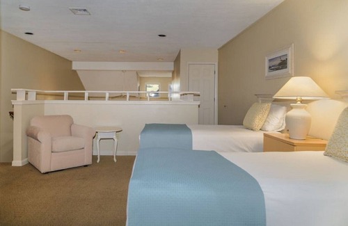 Westbrook Center Complejo | Water's Edge Resort y spa con piscina cubierta y al aire libre y playa. Condo Sleeps 6