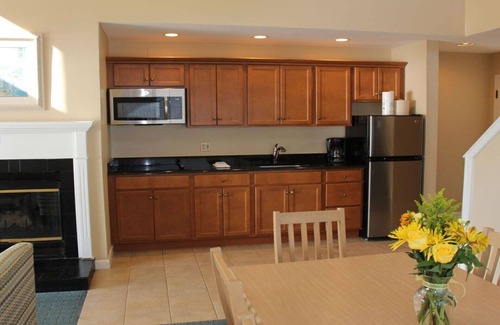 Westbrook Center Complejo | Water's Edge Resort y spa con piscina cubierta y al aire libre y playa. Condo Sleeps 4