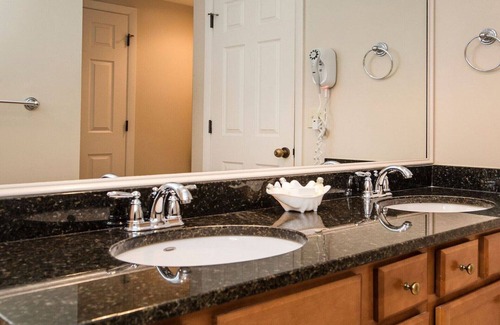 Westbrook Center Complejo | Water's Edge Resort y spa con piscina cubierta y al aire libre y playa. Condo Sleeps 4