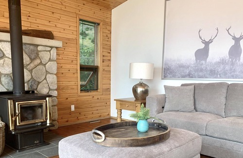 Scotch Creek Casa | Water's Edge - Waterfront - Shuswap Vacations & Sledding Accommodation