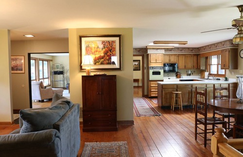 Lexington Casa | Water Trough Hill - Views of Lexington