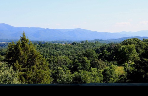 Lexington Casa | Water Trough Hill - Views of Lexington