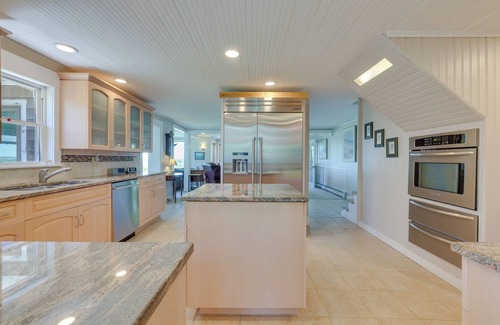 North Truro Casa | Water-View Beach House in Truro, Great for Groups!