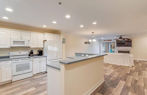 West Ocean City Casa | Water View Home in West Ocean City, minutes to the Beach and Marinas with Pools