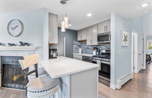 Mashpee Casa | Water View Home with Hot Tub, Balcony, Pool & Tennis