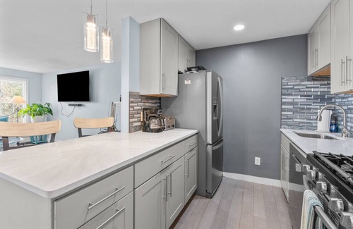 Mashpee Casa | Water View Home with Hot Tub, Balcony, Pool & Tennis