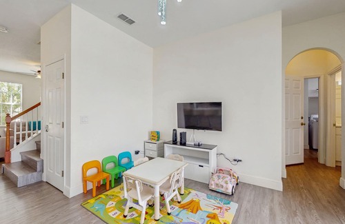 Trafalgar Village Casa | Water view retreat with lanai, heated pool, pool spa, game room, & AC