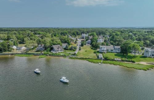 West Dennis Casa | Water Views Access to Grand Cove