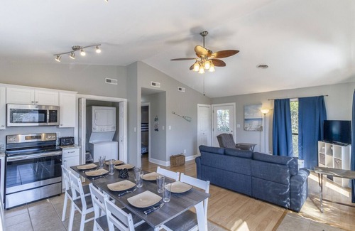 Colington Harbour Casa | Water views and a fenced-in yard at Meehan Cottage in Colington Harbour