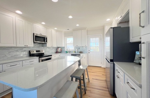 Stacy Casa | Water views and a Charming 2-bedroom house in serene Stacy with WiFi, AC