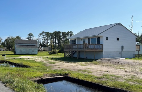 Stacy Casa | Water views and a Charming 2-bedroom house in serene Stacy with WiFi, AC