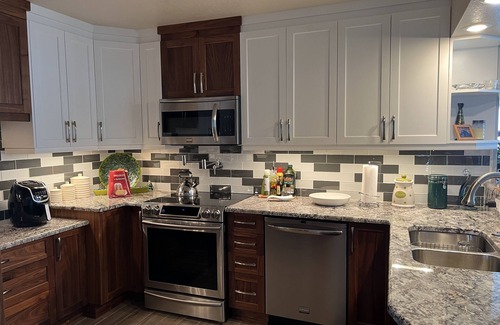 St. Petersburg Condominio | Water Views, Private Beach, Luxury Condo