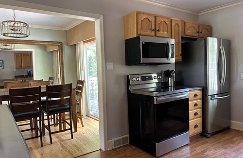 Des Moines Casa | Waterbury Treasure!