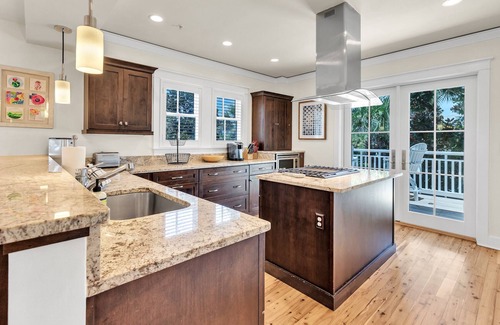 Gulf District Condominio | WaterColor Beachside #4- 3 BR, WaterColor Beach Club, Golf Cart, Gulf Front, 2 min to Seaside