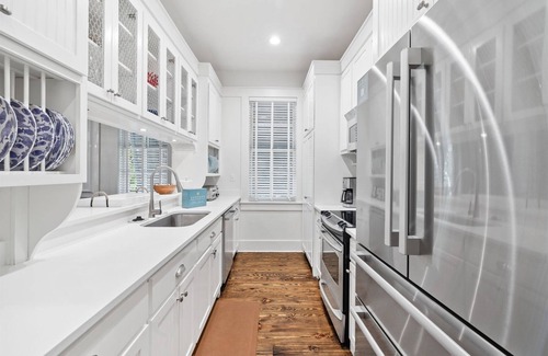 Cottage District Casa | WaterColor! Steps to Seaside, WC Tennis! LSV & 2 Bikes Included! Secluded but