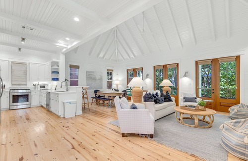 Watercolor Casa | WaterColor "Wine Down" | Sleeps 6 | 6 Seater Golf Cart |Walk to Beach | Bikes