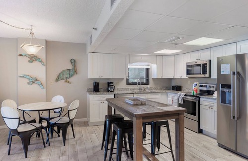 Lower Grand Lagoon Condominio | Watercrest 210- Sleeps 12 - Free Beach Chairs!