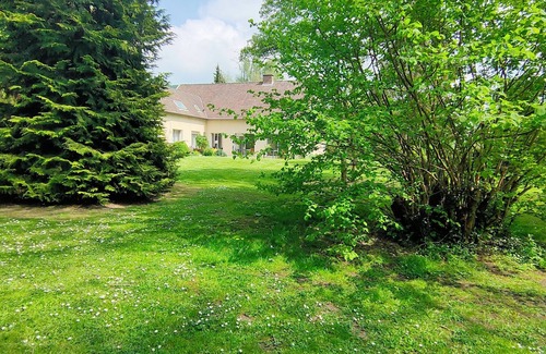 Vieux-Rouen-sur-Bresle Villa | Villa with large enclosed wooded park, barbecue, ideal for families