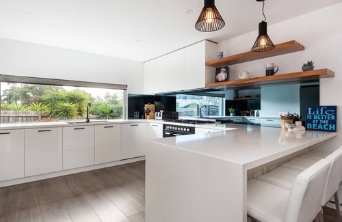 Rosebud Casa | Waterfall Gully Retreat with Gas heated Pool