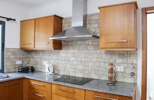 Faial Da Terra Casa | Waterfall House