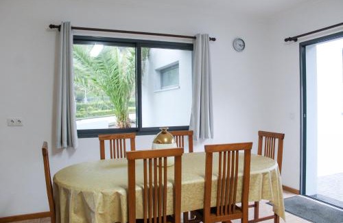 Faial Da Terra Casa | Waterfall House