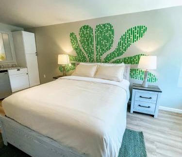 Townsend Hotel | Waterfall Seeker's Retreat