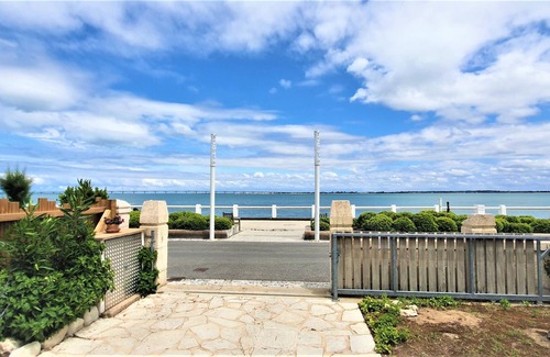 Saint-Trojan-les-Bains Villa | Villa frente al mar (pies en el agua) acceso directo a la playa