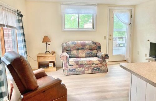 Holderness Casa | Waterfront 1-bedroom with deck