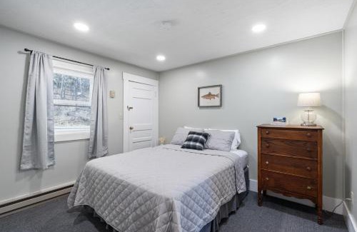 Holderness Casa | Waterfront 2 bedroom at squam (Suite 11)