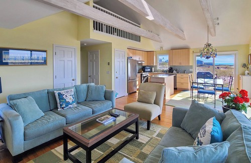 North Truro Cabaña | Waterfront 2BD Cottage: RIGHT ON THE BEACH, Water View, Direct Beach/Water Access, Lovely Deck & A/C
