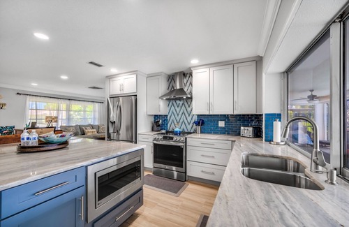 Bal Harbour Casa | Waterfront 3B/2BA private pool & private dock, free kayaks,