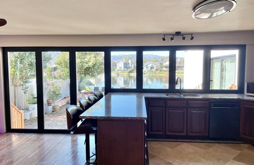 Novato Casa | Waterfront 4 bd 3ba Home. Close to SF, wine country & race track. Pet Friendly!