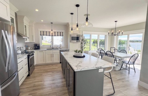 French River Casa | Waterfront, 5 Bedrooms, Kayaks and AC