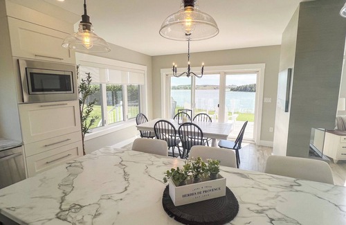 French River Casa | Waterfront, 5 Bedrooms, Kayaks and AC