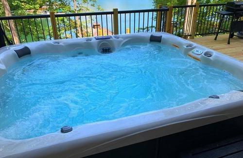 Six Mile Casa | Waterfront 5BD/5BA Dock & 9P-Hottub